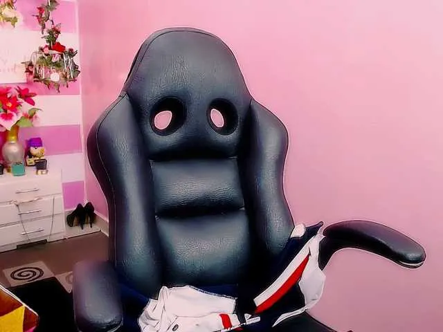 Live sex webcam photo for GlendaHolt #271954385