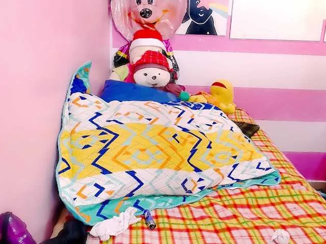 Live sex webcam photo for GlendaHolt #272193921