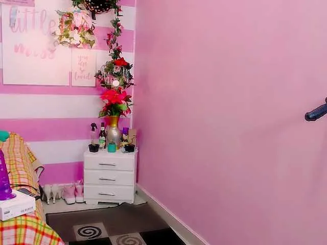 Live sex webcam photo for GlendaHolt #272277739