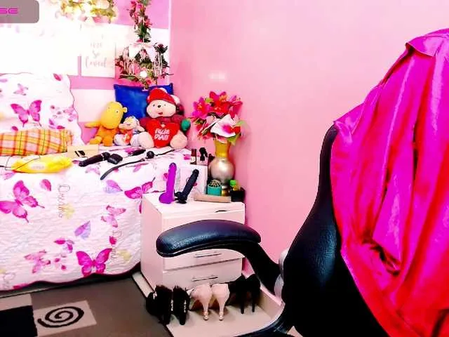 Live sex webcam photo for GlendaHolt #272559588