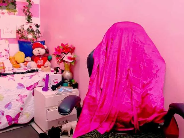 Live sex webcam photo for GlendaHolt #272567999