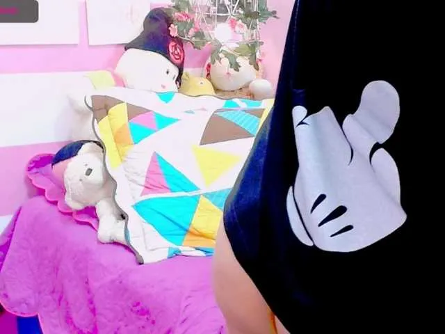 Live sex webcam photo for GlendaHolt #273012136