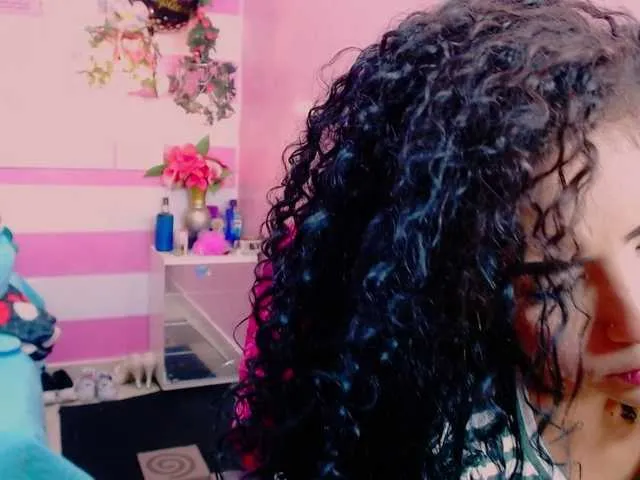 Live sex webcam photo for GlendaHolt #273432192