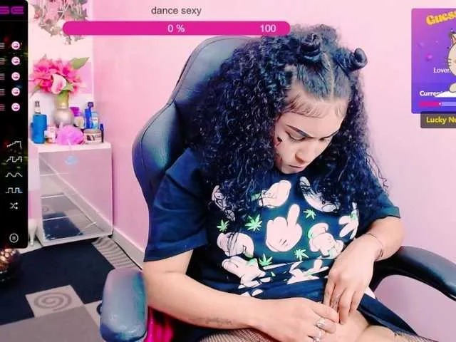 Live sex webcam photo for GlendaHolt #273446579