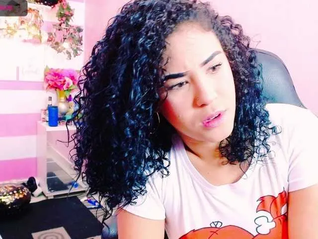 Live sex webcam photo for GlendaHolt #273492474