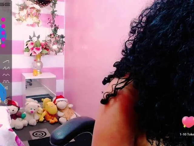 Live sex webcam photo for GlendaHolt #274005435