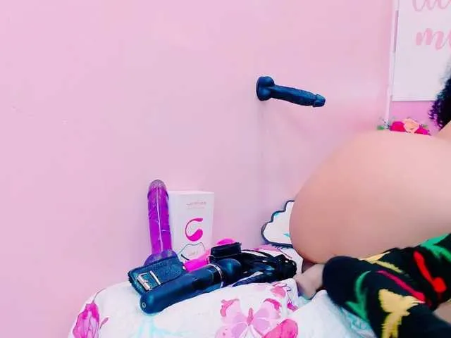 Live sex webcam photo for GlendaHolt #274055078