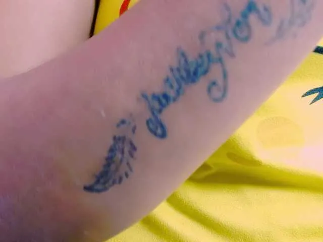 Live sex webcam photo for GlendaHolt #274155617