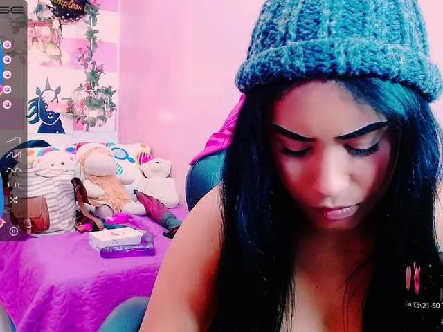 Live sex webcam photo for GlendaHolt #274258735