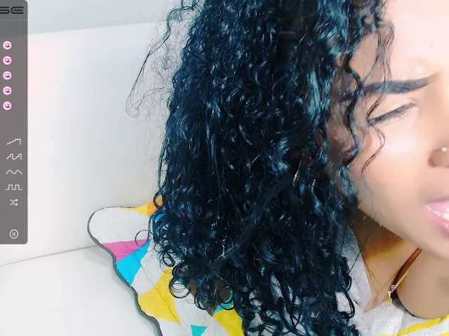 Live sex webcam photo for GlendaHolt #274382435