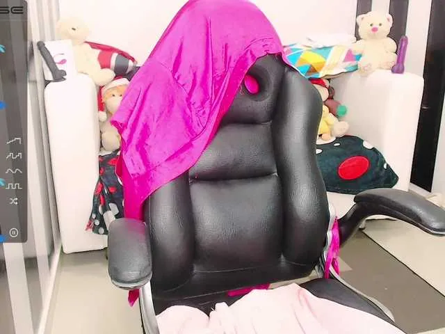 Live sex webcam photo for GlendaHolt #274399853