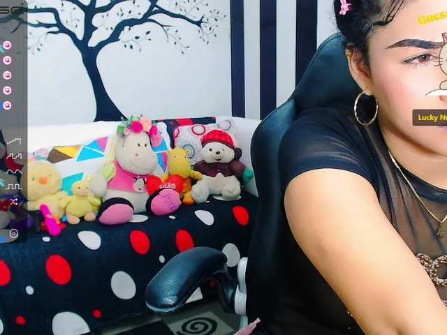 Live sex webcam photo for GlendaHolt #274410403