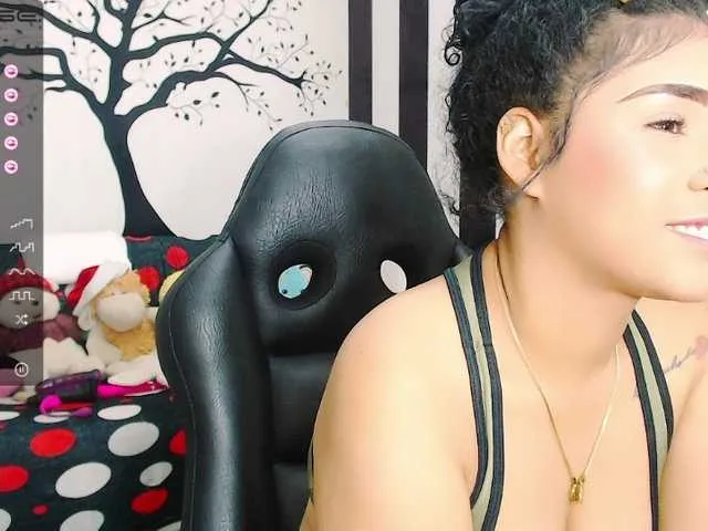 Live sex webcam photo for GlendaHolt #274573713