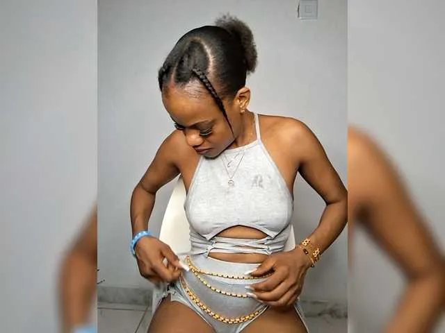 Live sex webcam photo for GlobeTrottieHottie1 #292985185