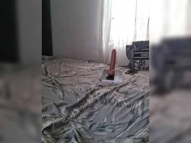 Live sex webcam photo for GlobeTrottieHottie1 #293600531