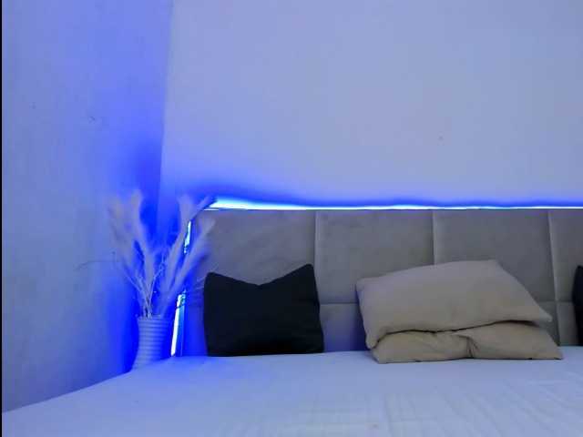 Live sex webcam photo for GloriaErin #275741684