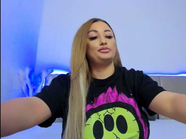 Live sex webcam photo for GloriaErin #275842864