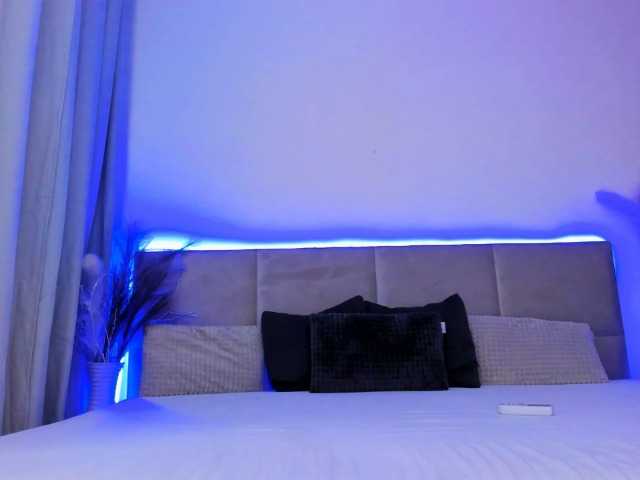 Live sex webcam photo for GloriaErin #276227933