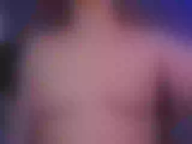 Live sex webcam photo for GloriaGrays #277914709