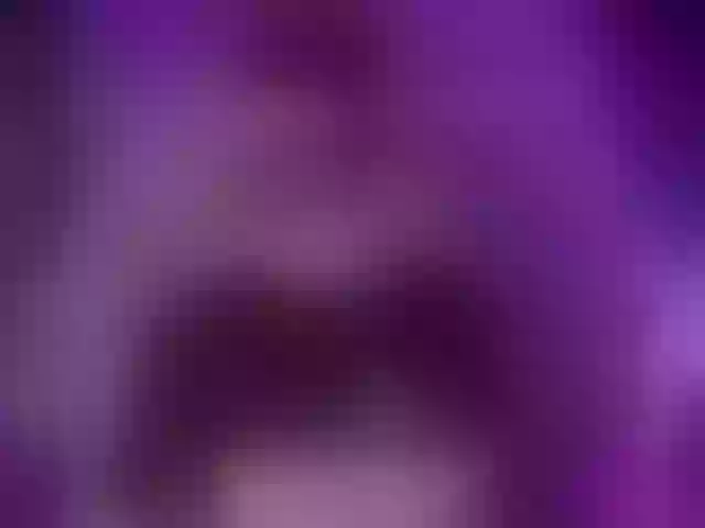 Live sex webcam photo for GloriaGrays #290384447