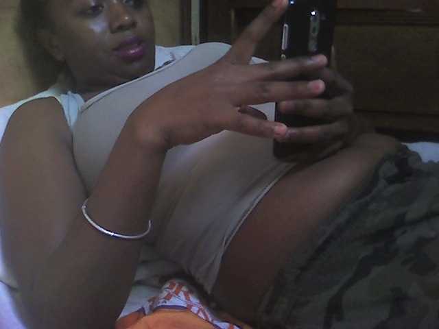 Live sex webcam photo for GloriaKrausX #277378679