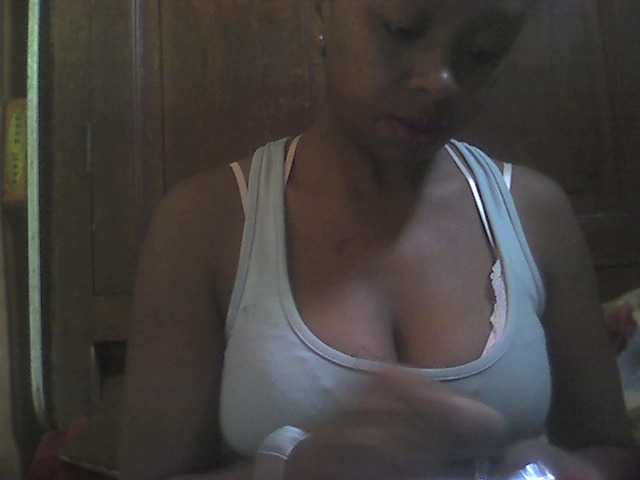 Live sex webcam photo for GloriaKrausX #277599542