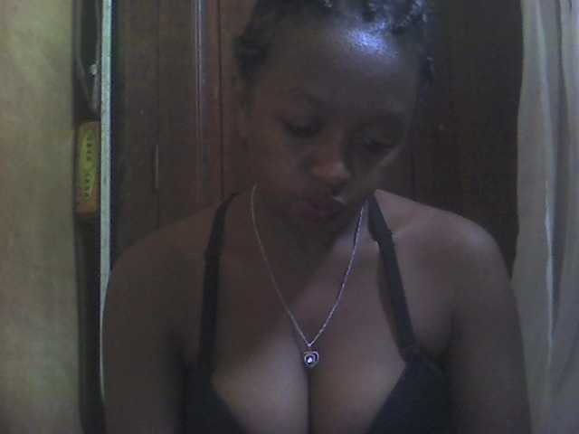 Live sex webcam photo for GloriaKrausX #277642458