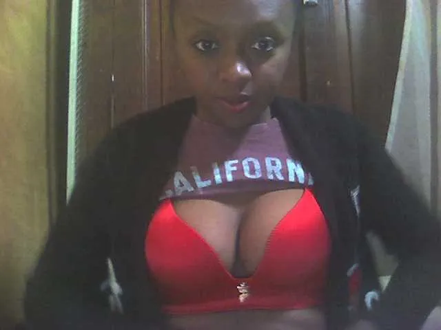 Live sex webcam photo for GloriaKrausX #278235559