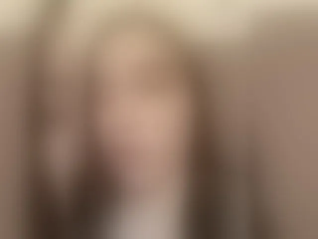 Live sex webcam photo for Glossmixdoll #292597966
