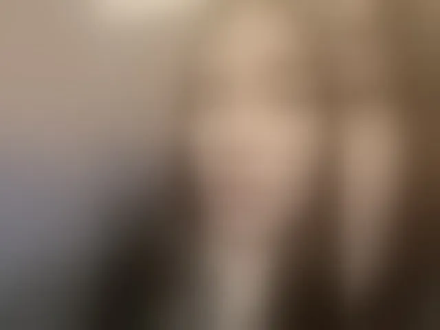 Live sex webcam photo for Glossmixdoll #293682152