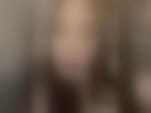 Live sex webcam photo for Glossmixdoll #294042188