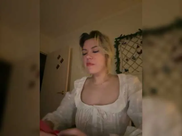 Live sex webcam photo for Gnevnaya #277050824