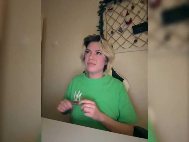 Live sex webcam photo for Gnevnaya #277079547