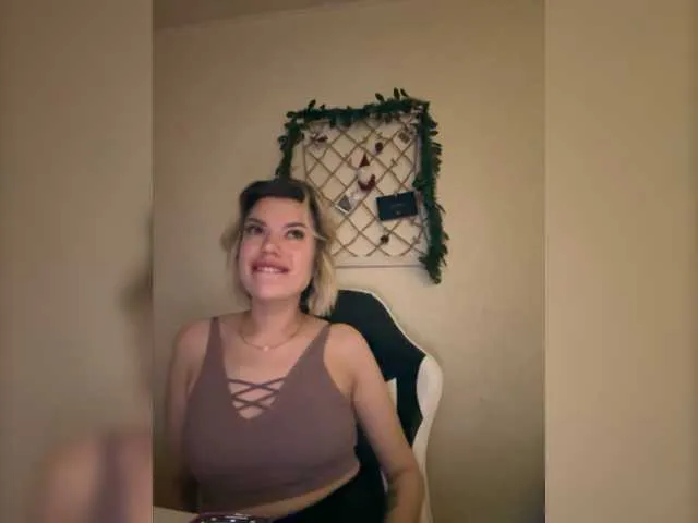 Live sex webcam photo for Gnevnaya #277081538