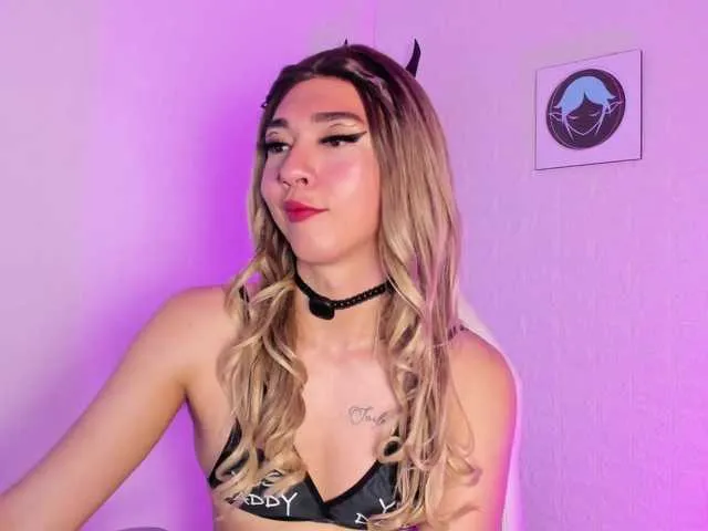 Live sex webcam photo for GoddesSofi #294163619