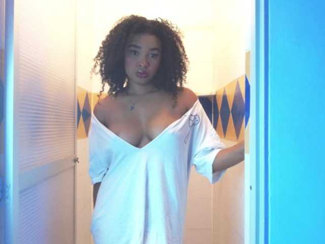 Live sex webcam photo for Goddess-athenaa #277234860