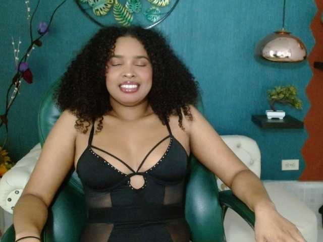 Live sex webcam photo for Goddess-athenaa #277734558