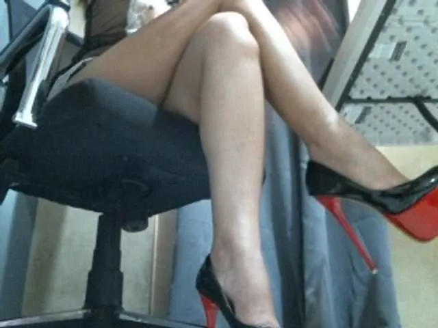 Live sex webcam photo for GoddessArax #290172954