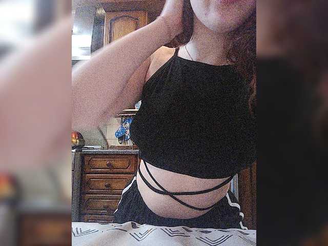 Live sex webcam photo for GoddessAsty #277435012