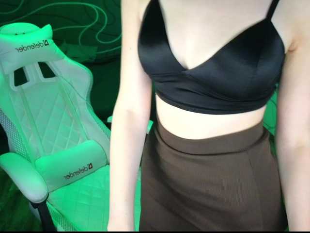 Live sex webcam photo for GoddessAsty #291933494