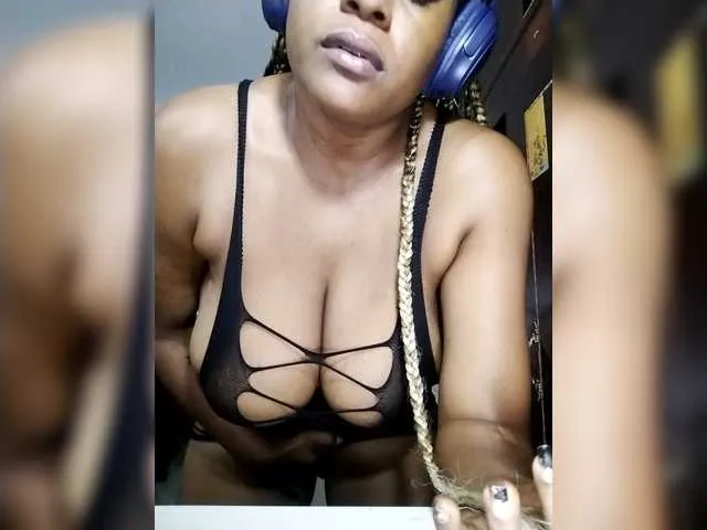 Live sex webcam photo for GoddessCarrie #291992166