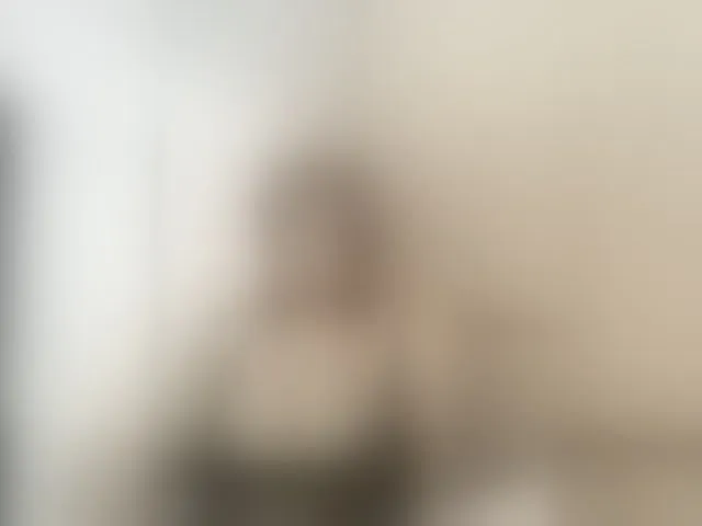 Live sex webcam photo for GoddessCarrie #292583206