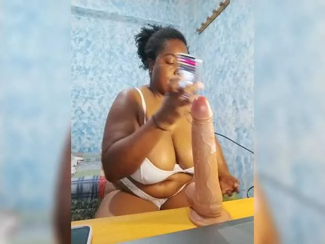 Live sex webcam photo for GoddessCarrie #293986892