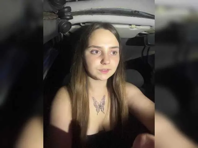 Live sex webcam photo for GoddessKassie #288425307