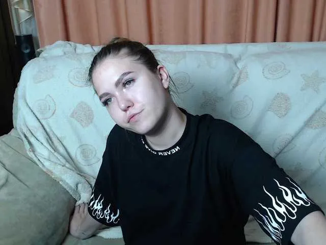 Live sex webcam photo for GoddessLerachka #277908608