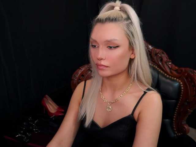 Live sex webcam photo for GoddessMilena #273558531