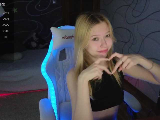 Live sex webcam photo for Goddessinti #277893762