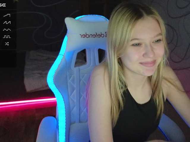 Live sex webcam photo for Goddessinti #277982795