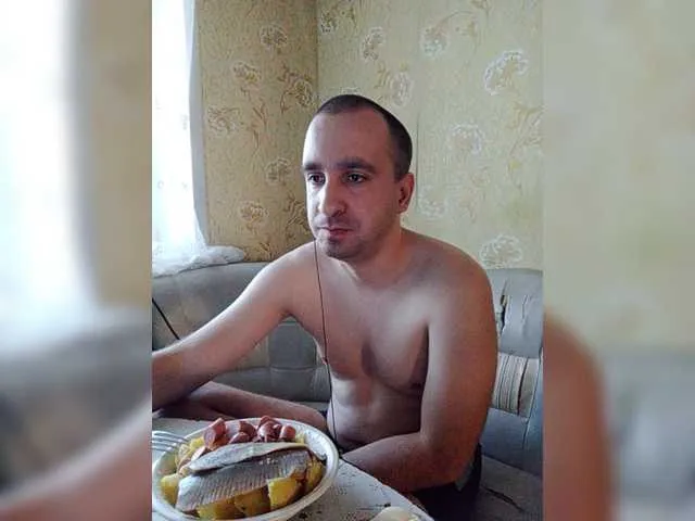 Live sex webcam photo for Godistime1994 #276816722