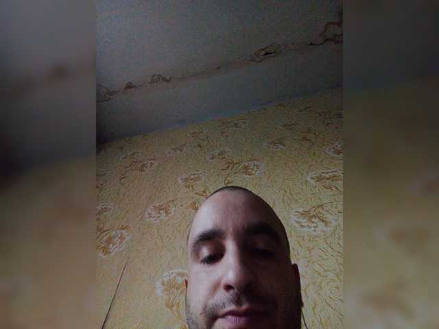 Live sex webcam photo for Godistime1994 #277021393